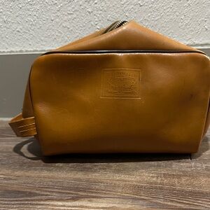 Signature by Levi Strauss Brown Leather Toiletry Bag
